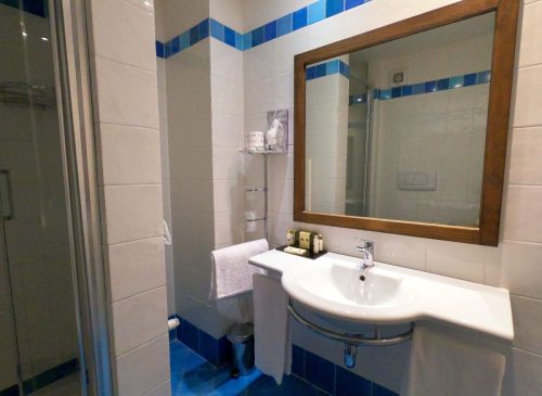 CLASSIC-COMFORT BATHROOM