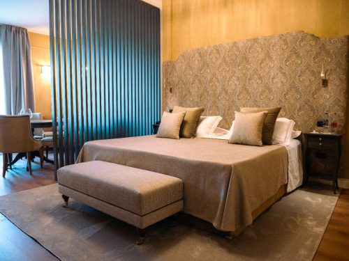 SUITE-GOLD01